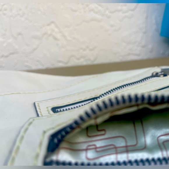 Guess messenger bag envelope style - Picture 13 of 14